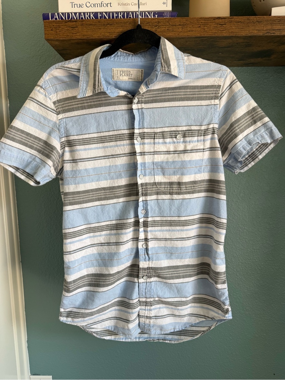 Free Planet 100% Cotton Button Up Shirt Mens Small Blue Gray Summer Costal